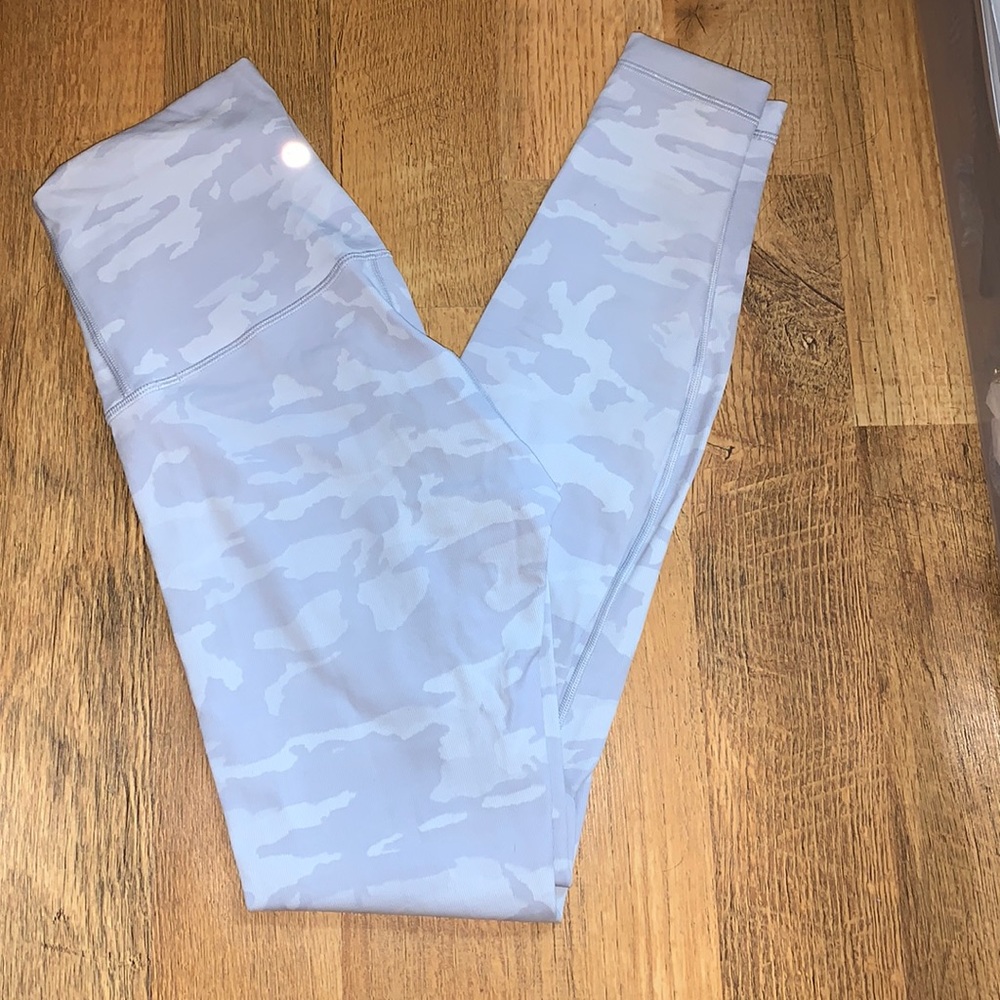 Size 4 wunder-under super high rise leggings